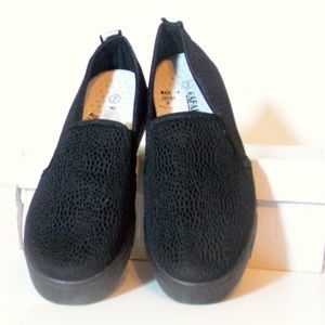 Rafaello Womens Black Slip on Sneakers Size 7 New